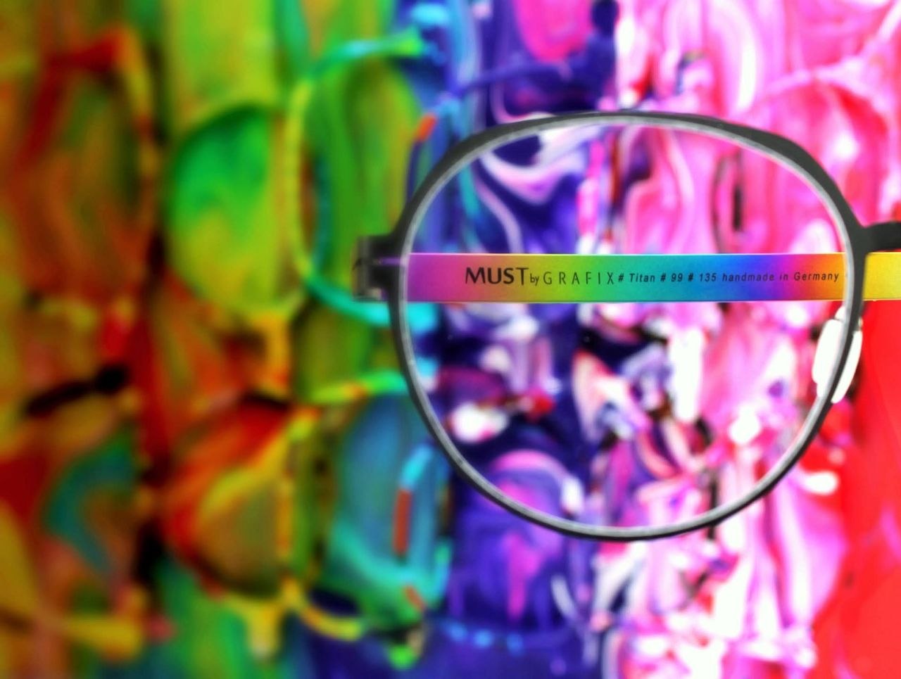 MUST by GRAFIX titanium eyewear with a multicolour temple detail